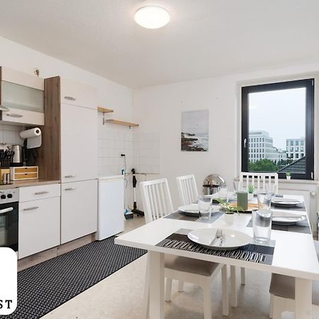 Einfach Aber Sehr Komfortabel - Wohnung Fuer 6 Personen - 2Xwc - Grupen, Messe, Monteure, Studenten - Voll Ausgestattet - 6 Betten 140X200Cm Hochwertig, 3 Smart-Tv 55 Zoll Netflix, 1000 Mbit Wlan, Voll Ausgestattete Kueche Duisburg Ngoại thất bức ảnh